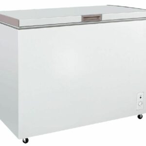 The SOLID DOOR CHEST FREEZER 740X561 BD-155K is a large, white unit with a flat lid, front handle, small wheels for easy movement, and a control panel with knob and indicator light—ideal for reliable commercial catering use. MRCE