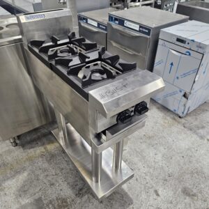 REFURBISHED LUUS 2 BURNER GAS COOKTOP ON STAND