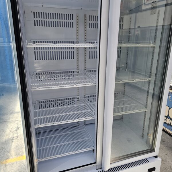 REFURBISHED ORFORD 2 DOOR DISPLAY FRIDGE - Image 3