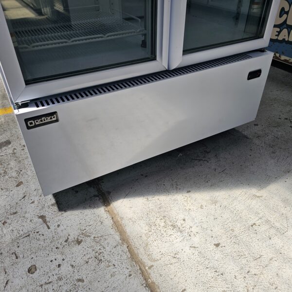 REFURBISHED ORFORD 2 DOOR DISPLAY FRIDGE - Image 4