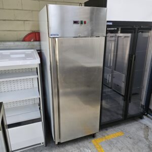 650 LITRE SINGLE DOOR STORAGE FREEZER FOR COMMERCIAL USE