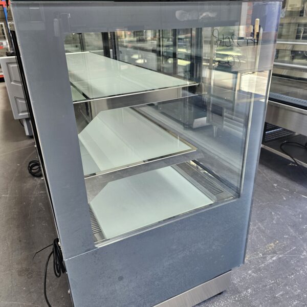 REFURBISHED ATOSA 1500MM 3 TIER DISPLAY FRIDGE - Image 5