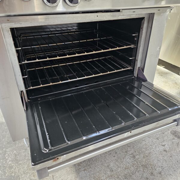 REFURBISHED GARLAND 6 BURNER OVEN RANGE - Image 5