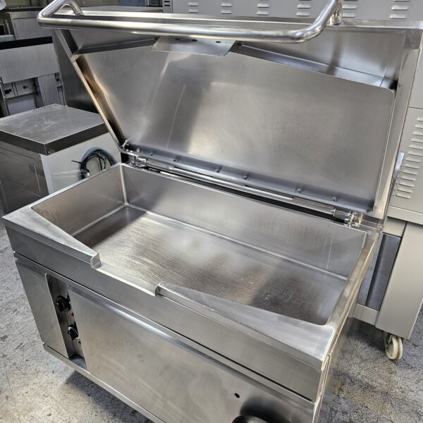 REFURBISHED WALDORF 120 LITRE GAS BRATT PAN - Image 4