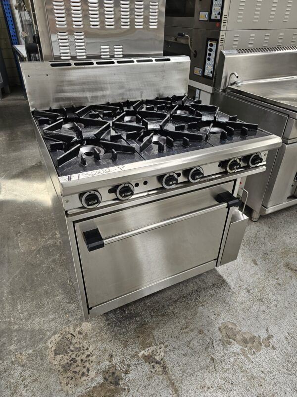 REFURBISHED TRUE HEAT 6 BURNER OVEN RANGE