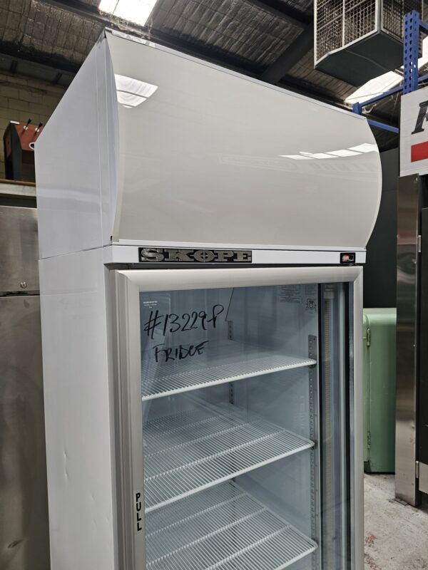 REFURBISHED SKOPE SINGLE DOOR DISPLAY FRIDGE - Image 2