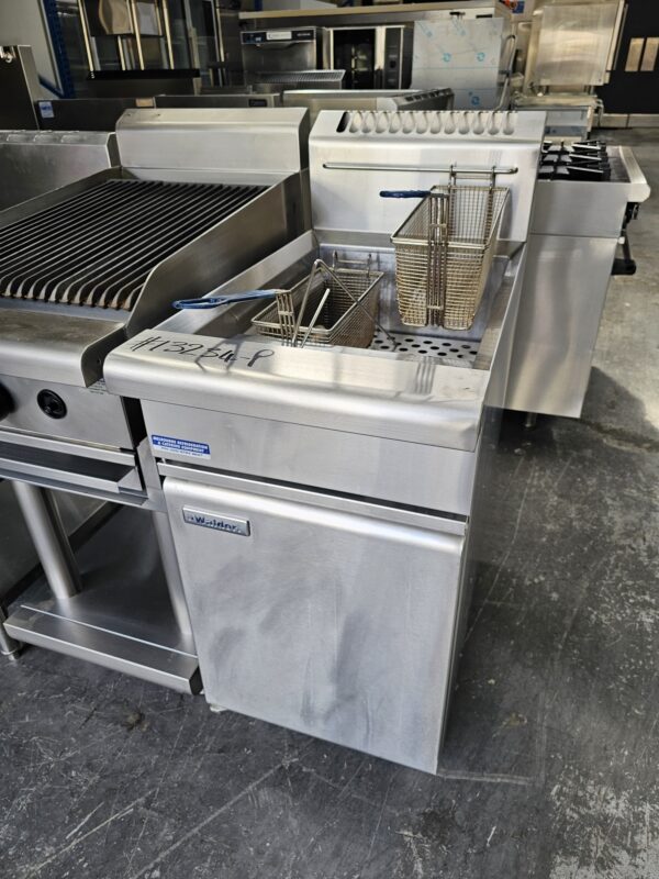 REFURBISHED WALDORF TWIN BASKET DEEP FRYER - Image 2