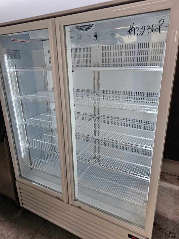 REFURBISHED 2 DOOR DISPLAY FRIDGE LARGE CAPACITY - Image 2