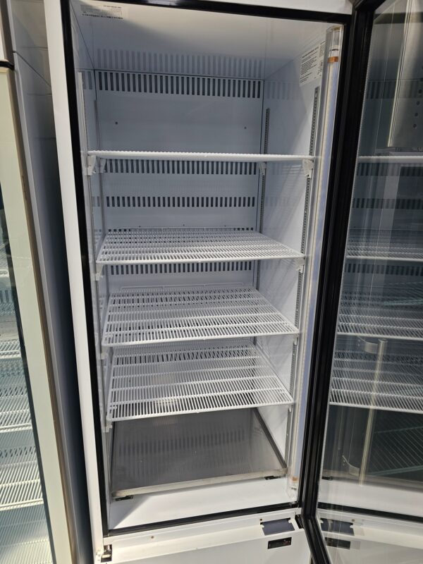 REFURBISHED SKOPE SINGLE DOOR BOTTOM MOUNT DISPLAY FRIDGE - Image 3