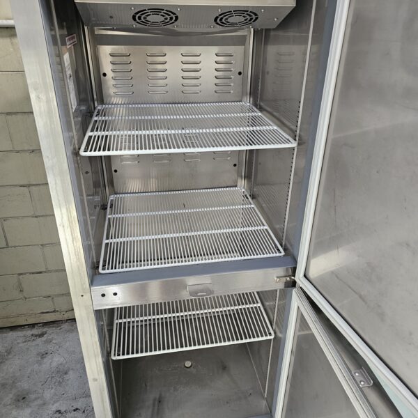 REFURBISHED SANDEN SINGLE SPLIT DOOR STORAGE FREEZER - Image 4