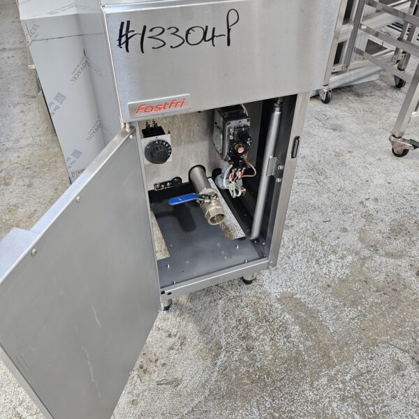 Refurbished FastFri Single Pan Gas Deep Fryer for Restaurants - Image 3