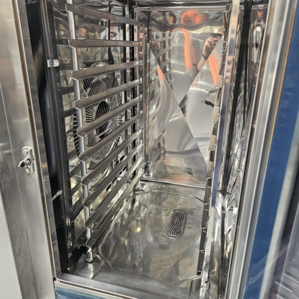 Refurbished Rational 10 Tray Gas Combi Steamer With Warranty - Image 4