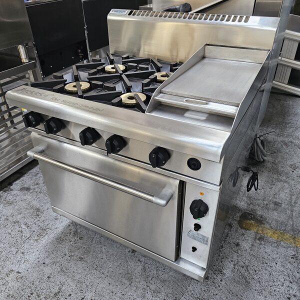 Waldorf 4 Burner 300 Grill Fan Forced Oven Range