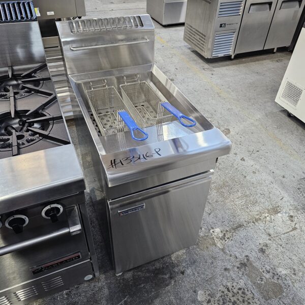 AS NEW WALDORF SINGLE PAN GAS DEEP FRYER - Image 3