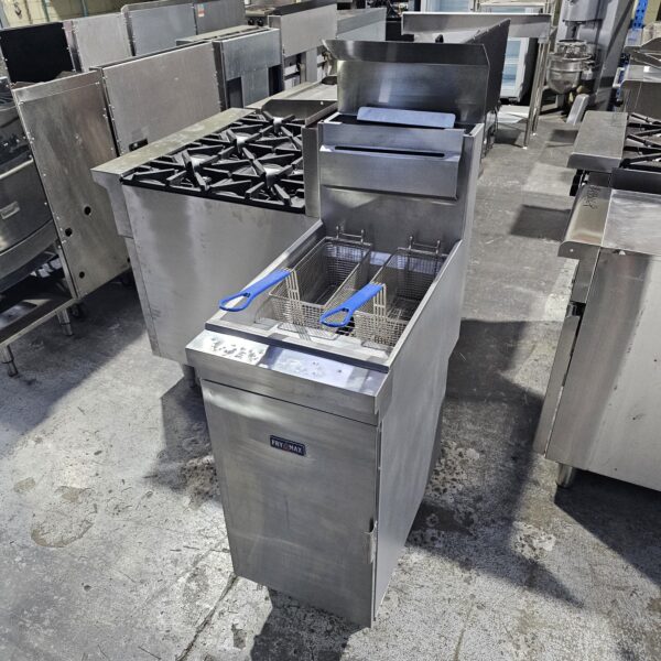 REFURBISHED FRYMAX SINGLE PAN GAS DEEP FRYER