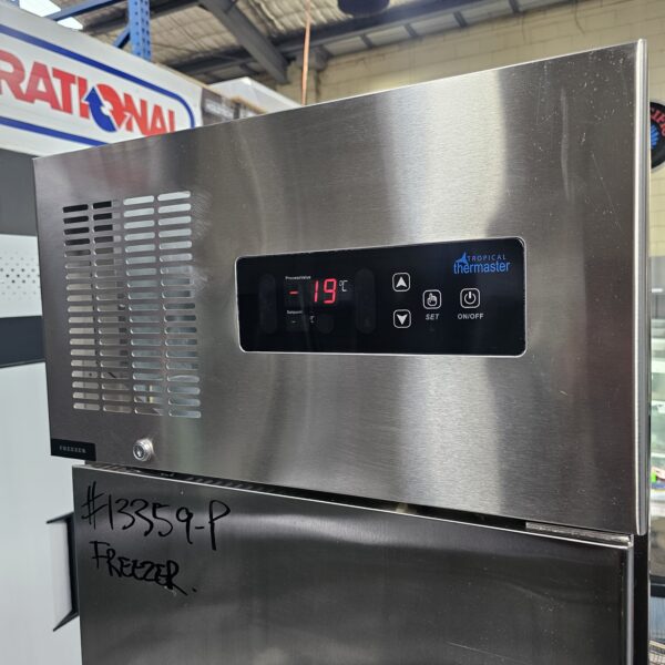 Refurbished Thermaster Split Door Freezer - 500L Capacity - Image 4