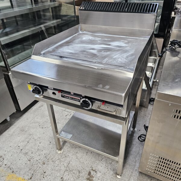 Refurbished Garland 600mm Flat Grill on Stand - Premium Quality - Image 2