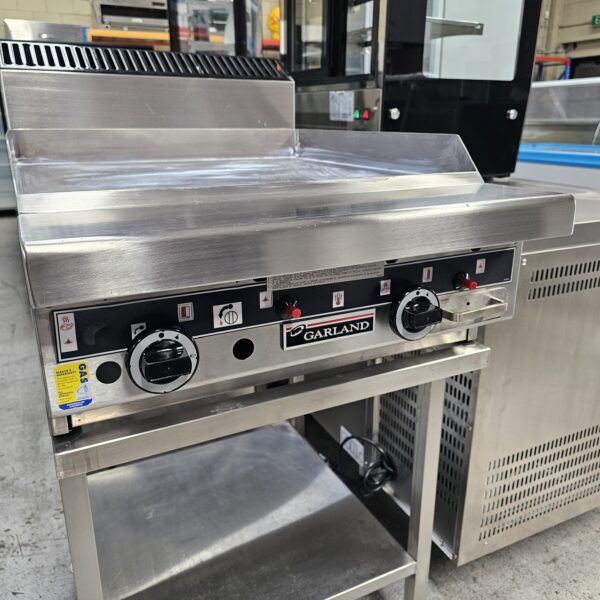 Refurbished Garland 600mm Flat Grill on Stand - Premium Quality - Image 4