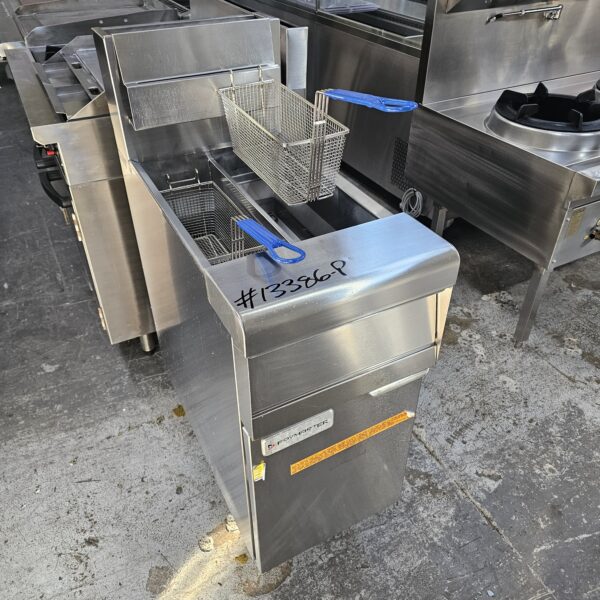 REFURBISHED FRYMASTER SPLIT PAN GAS DEEP FRYER - Image 2