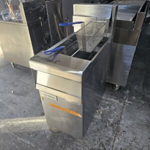 REFURBISHED FRYMASTER SPLIT PAN GAS DEEP FRYER