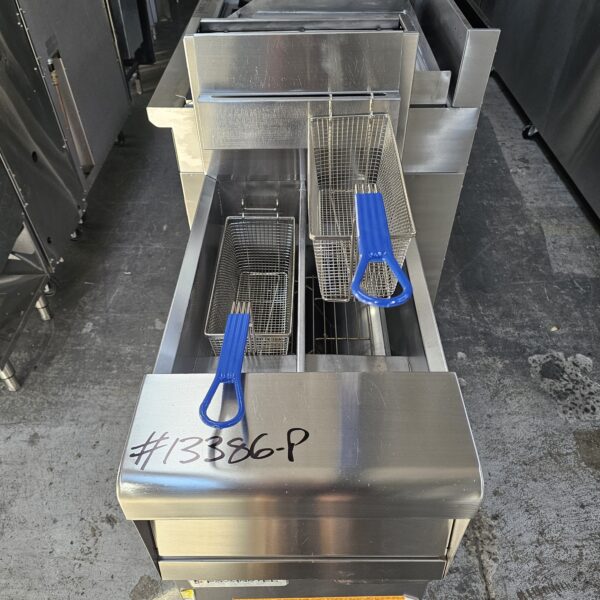 REFURBISHED FRYMASTER SPLIT PAN GAS DEEP FRYER - Image 3