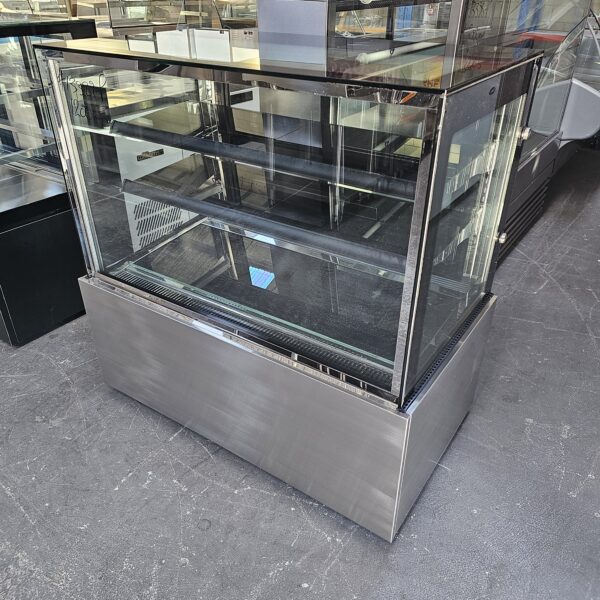 Refurbished Anvil 1200mm Display Fridge - Premium Quality - Image 4