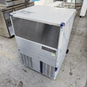 AS NEW SCOTSMAN 68KG ICE MAKER