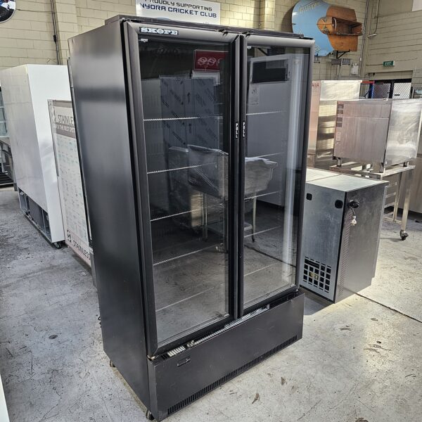 Refurbished Skope 2 Door Display Fridge - 850L Capacity - Image 2