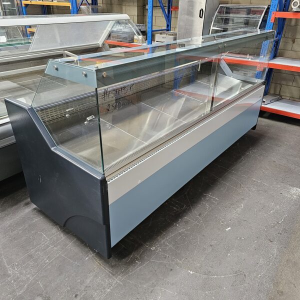 Premium 2600mm Square Glass Display Fridge for Sale - Image 2