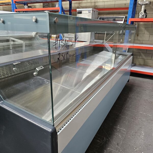 Premium 2600mm Square Glass Display Fridge for Sale - Image 3