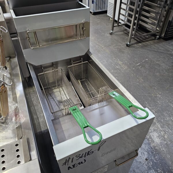 NEW DEAN SINGLE PAN GAS DEEP FRYER - Image 3