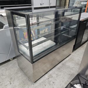 REFURBISHED AIREX 1470MM 3 TIER DISPLAY FRIDGE