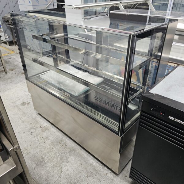 REFURBISHED AIREX 1470MM 3 TIER DISPLAY FRIDGE - Image 2