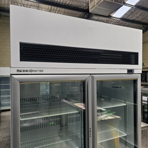 REFURBISHED SKOPE 2 GLASS DOOR DISPLAY FREEZER - Image 4