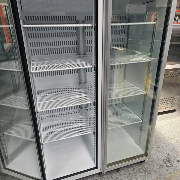 REFURBISHED SKOPE 2 GLASS DOOR DISPLAY FREEZER - Image 3