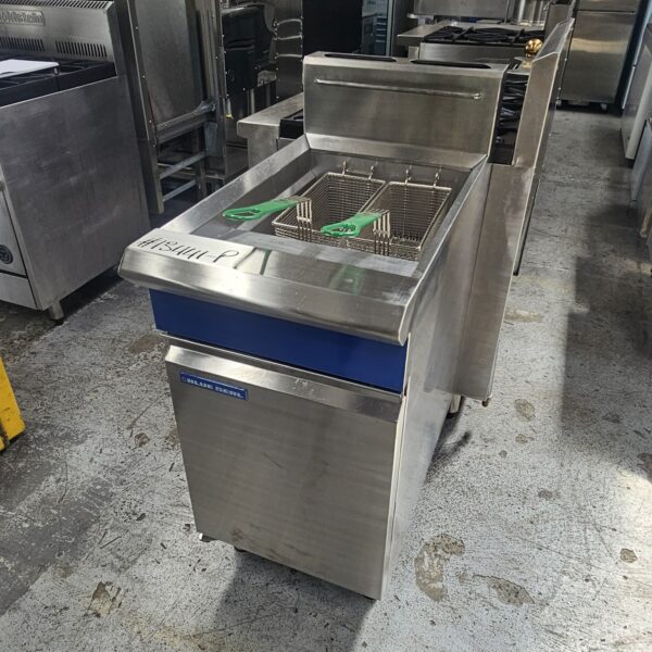 REFURBISHED BLUESEAL SINGLE PAN GAS DEEP FRYER