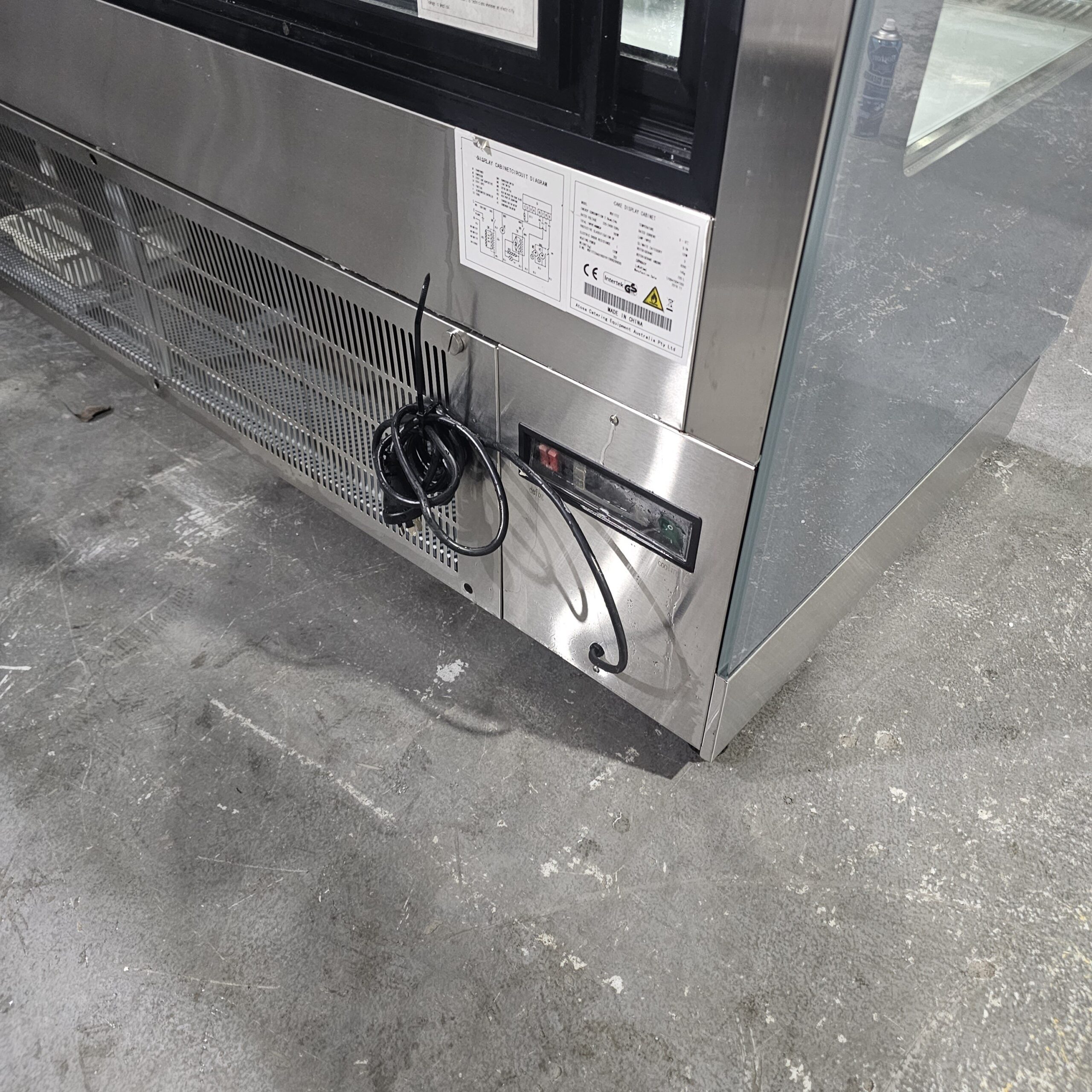 REFURBISHED 1800MM 4 TIER DISPLAY FRIDGE - Image 4