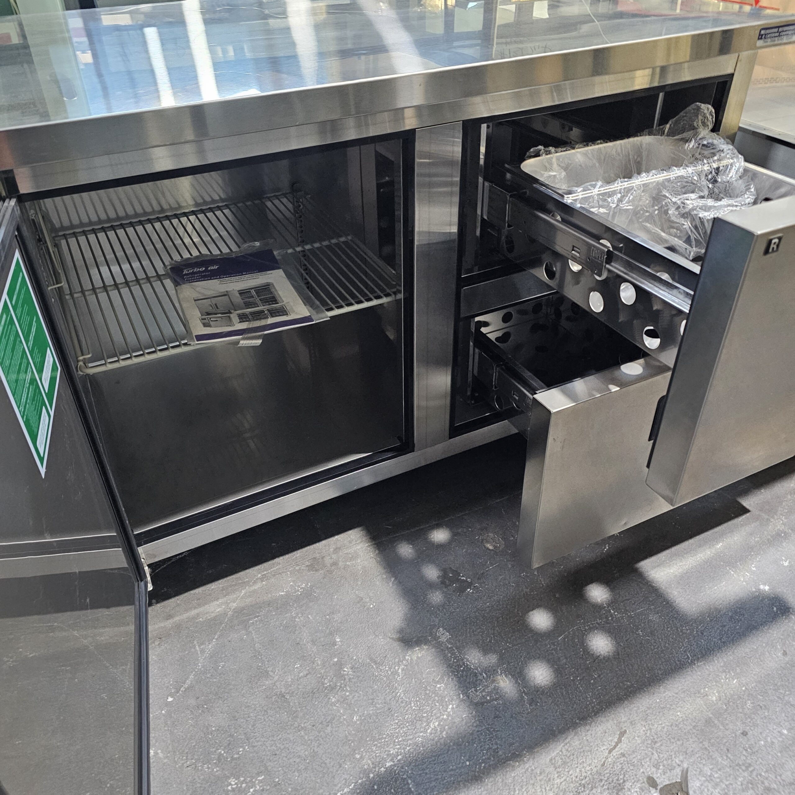 EX DEMO TURBOAIR SINGLE DOOR 2 DRAWER UNDERBAR FRIDGE - Image 3