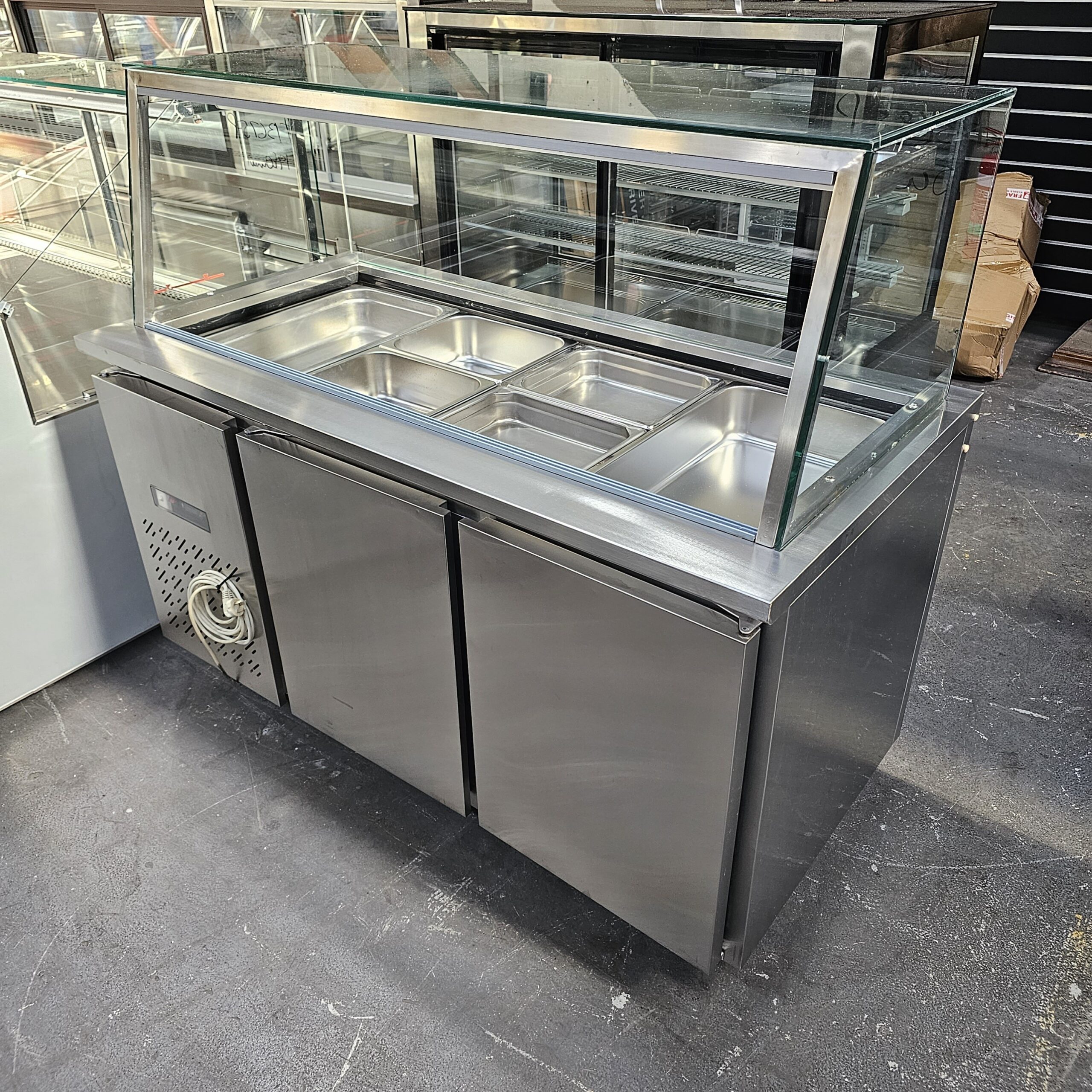 REFURBISHED 1500MM PREPERATION DISPLAY FRIDGE - Image 3