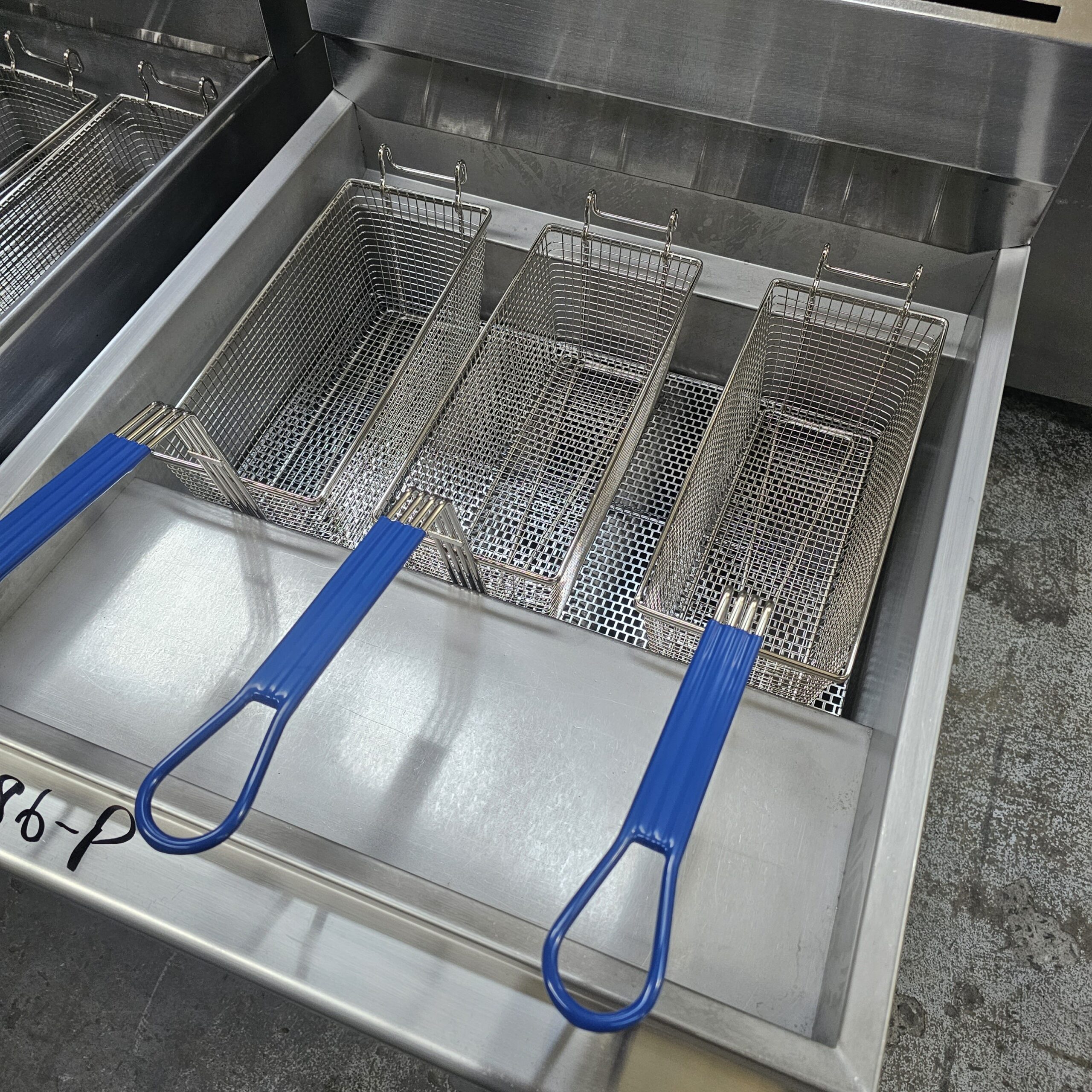 Premium Goldstein 3 Basket Deep Fryer 48L – Outstanding Value - Image 4