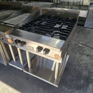 EX DEMO B&S 4 BURNER BOILING TABLE AND STAND