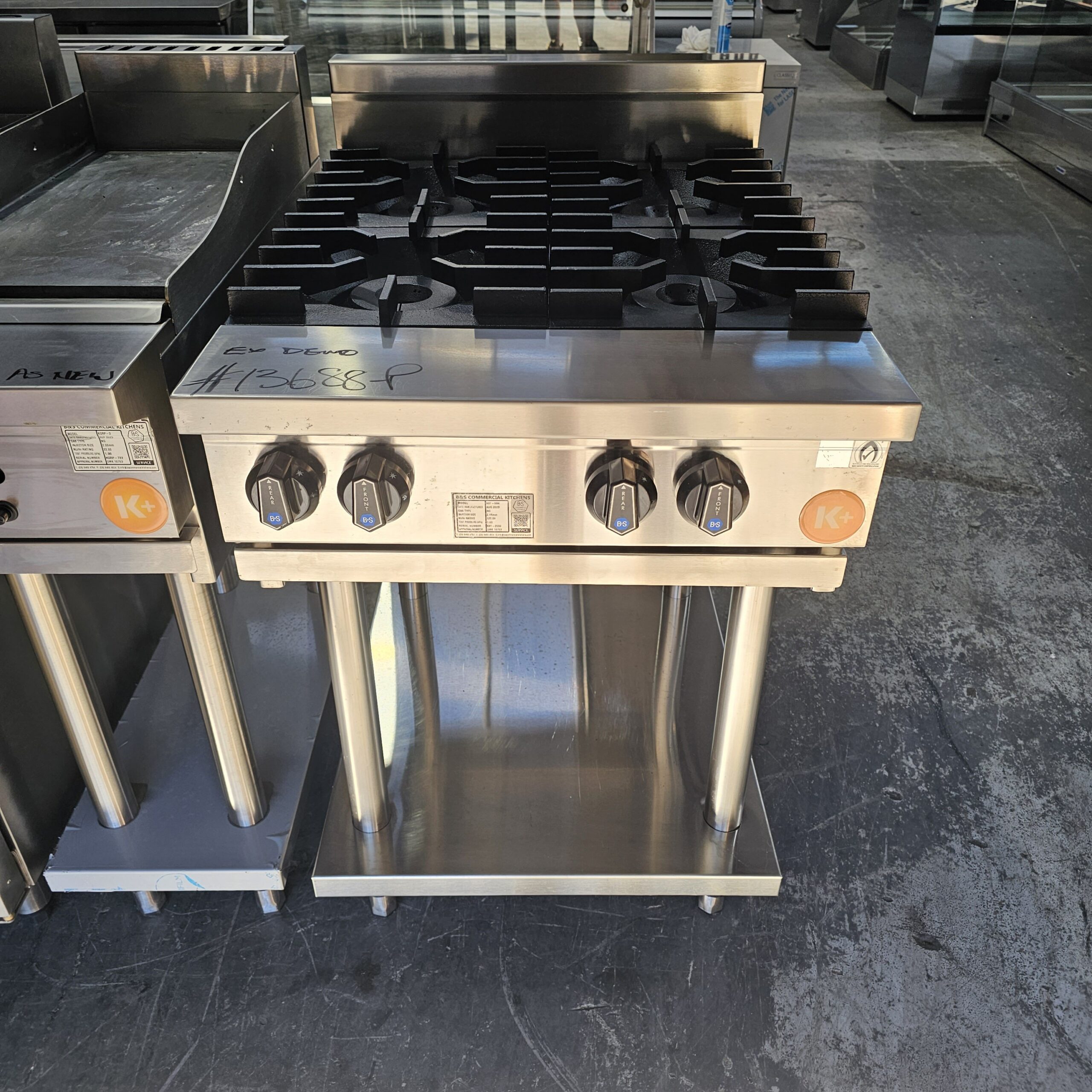 EX DEMO B&S 4 BURNER BOILING TABLE AND STAND - Image 3