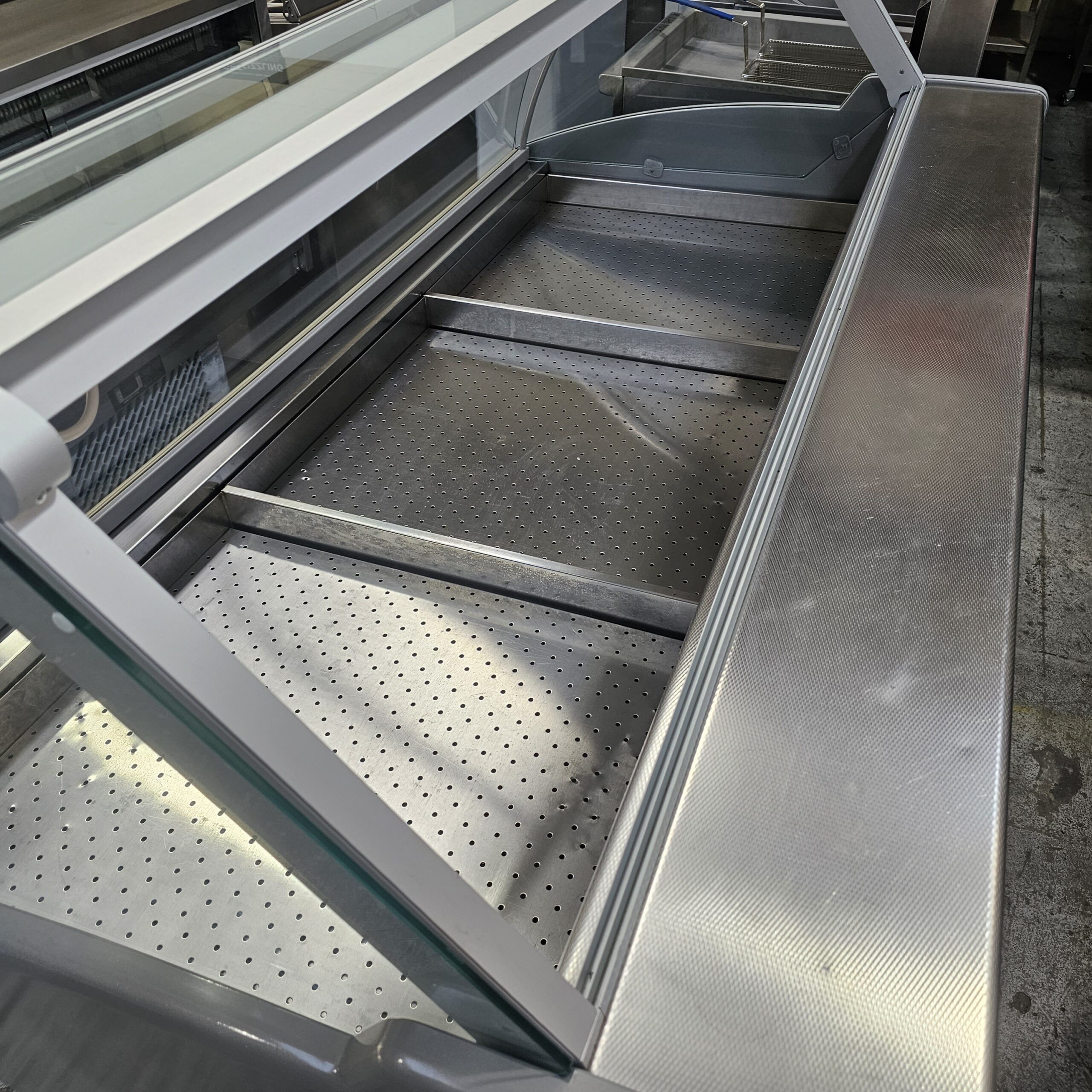 REFURBISHED ARNEG CURVED GLASS FISH MEAT SUSHI DISPLAY FRIDGE - Image 4