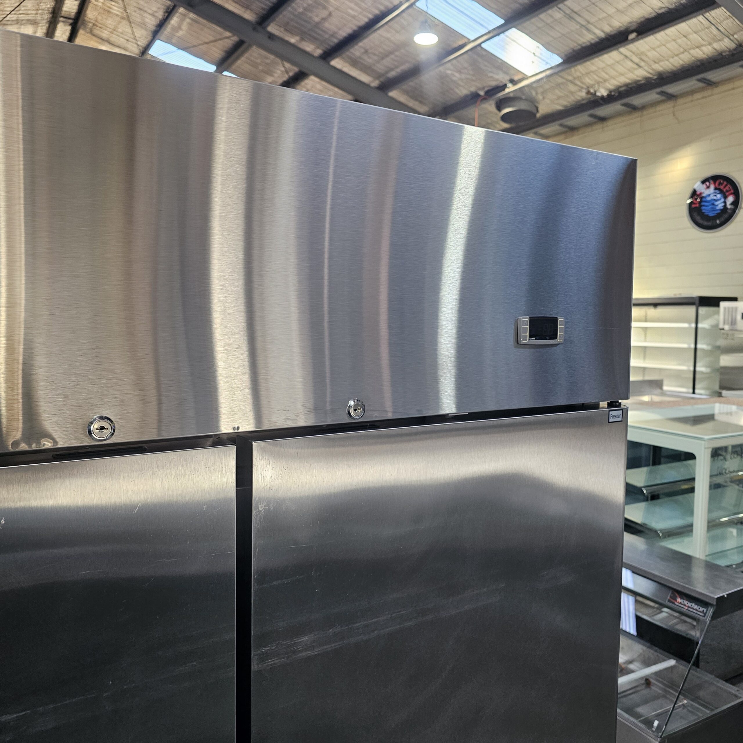 REFUEBISHED ATOSA 2 DOOR STORAGE FREEZER - Image 3