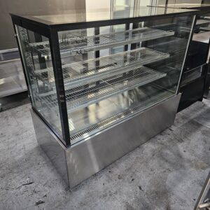 REFURBISHED FED 1500MM 4 TIER DISPLAY FRIDGE