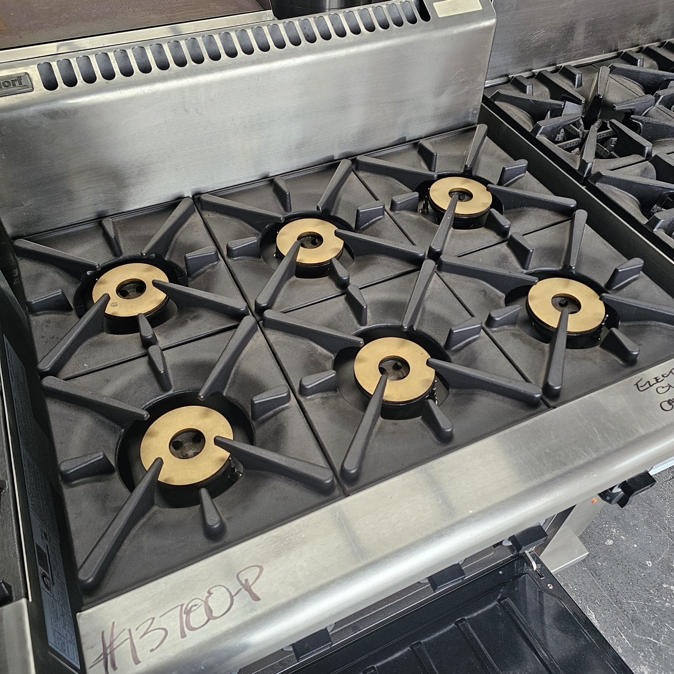 Superior Waldorf RN8610GEC 6 Burner – Effortless Gourmet Cooking - Image 4