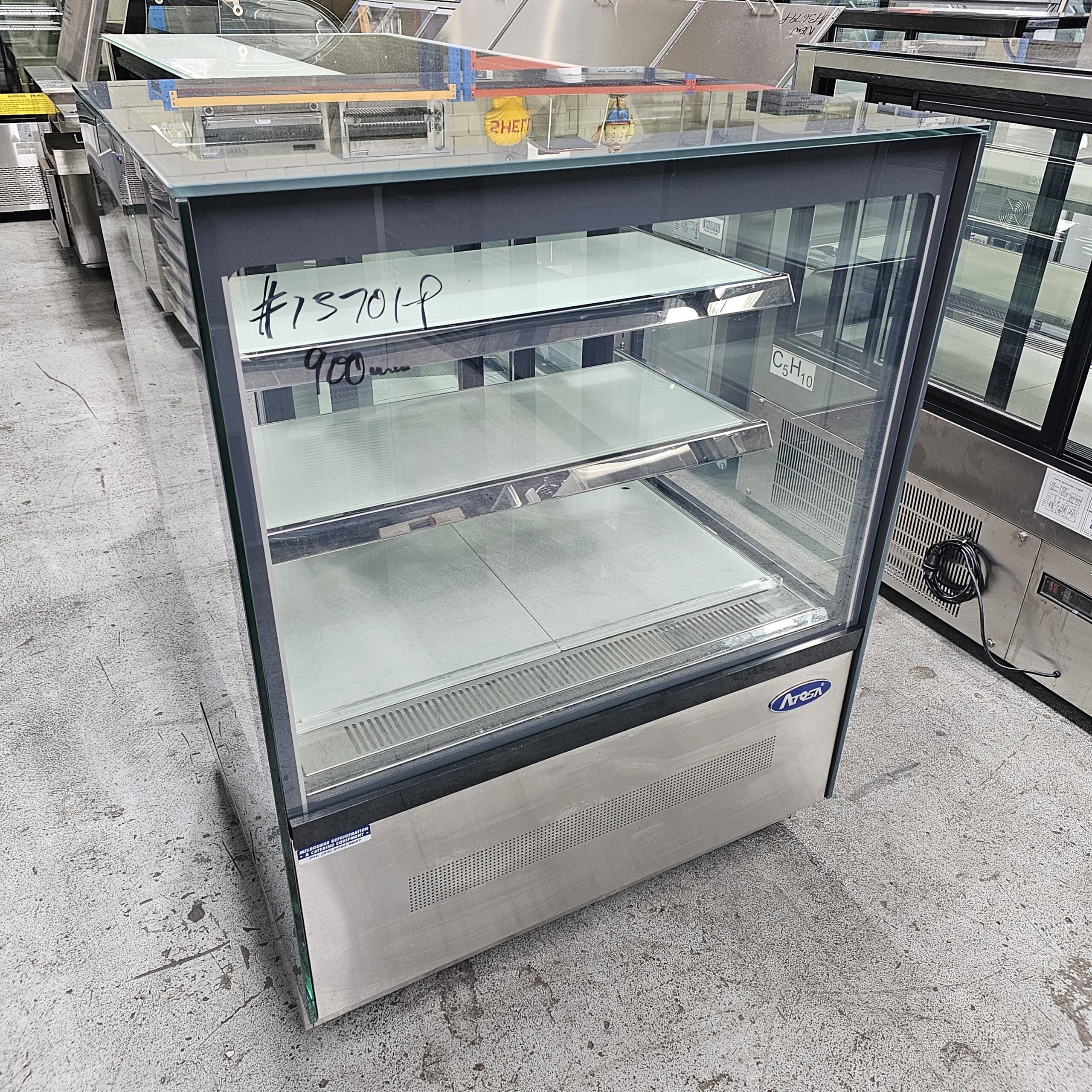 REFURBISHED 900MM 3 TIER DISPLAY FRIDGE