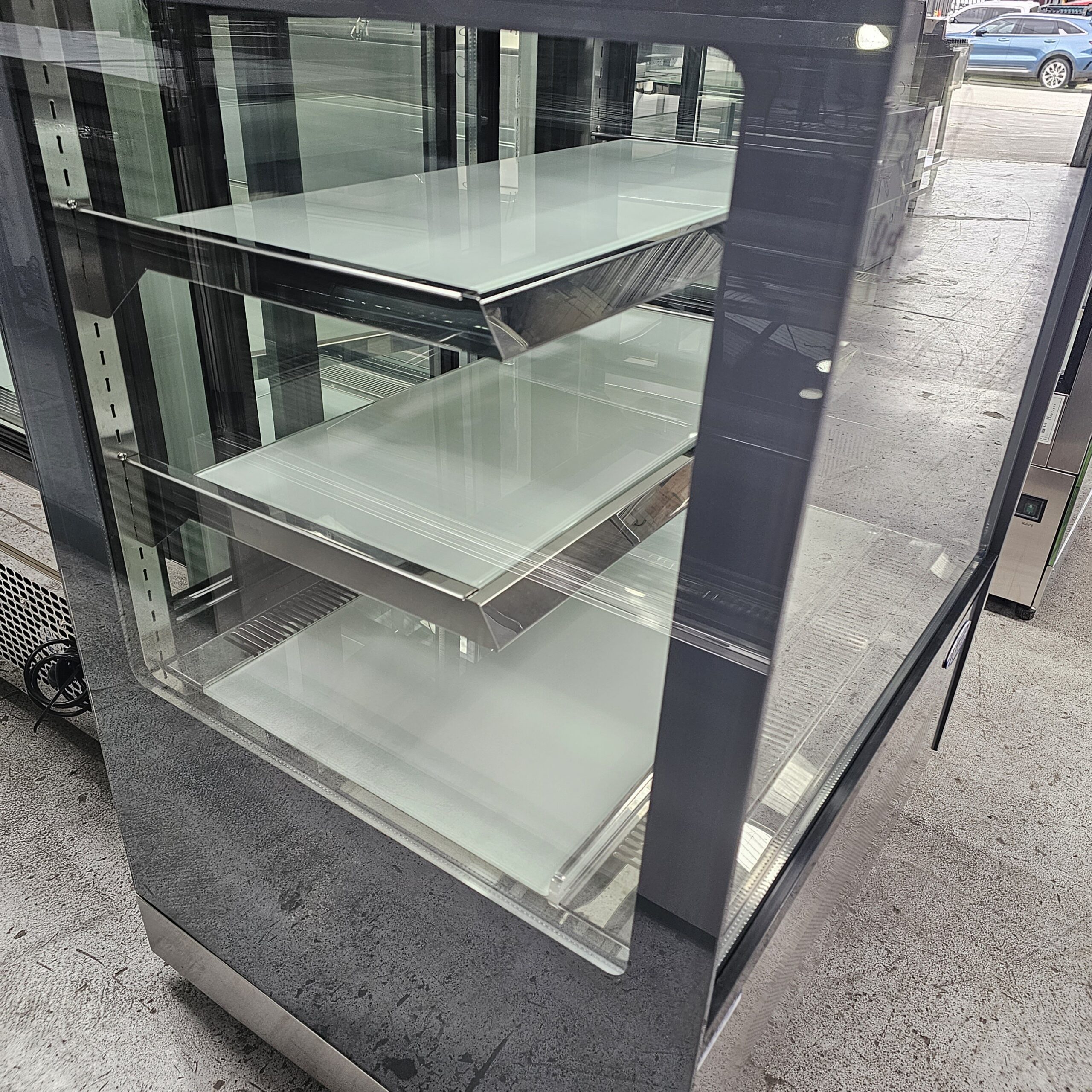 REFURBISHED 900MM 3 TIER DISPLAY FRIDGE - Image 3