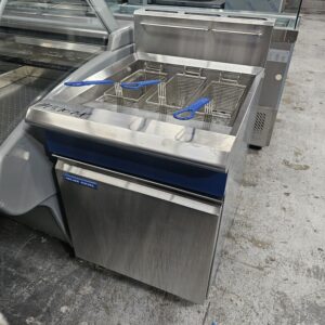 REFURBISHED BLUESEAL 3 BASKET DEEP FRYER