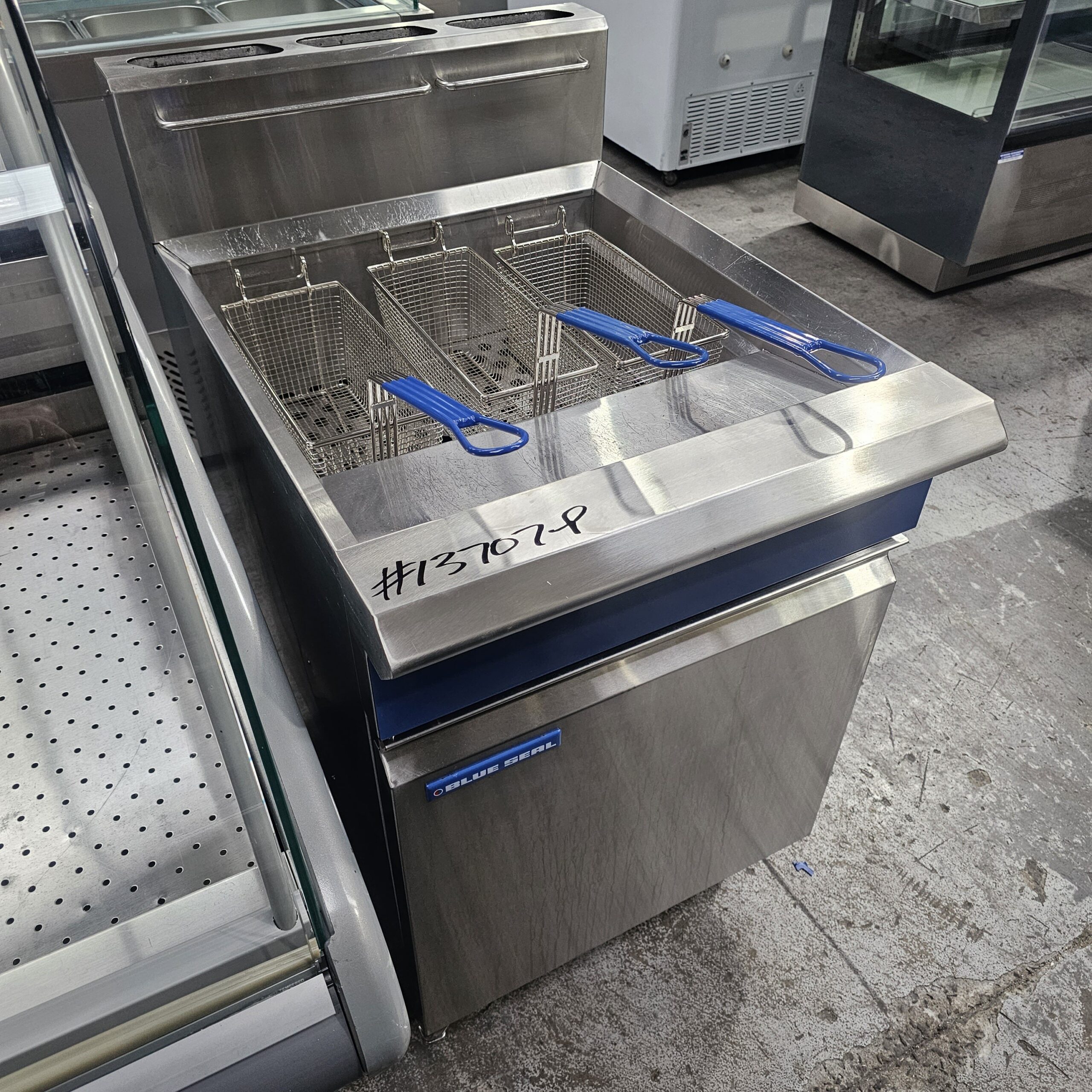REFURBISHED BLUESEAL 3 BASKET DEEP FRYER - Image 2